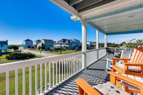 Oceanside Oak Island Getaway For Families and Pets!